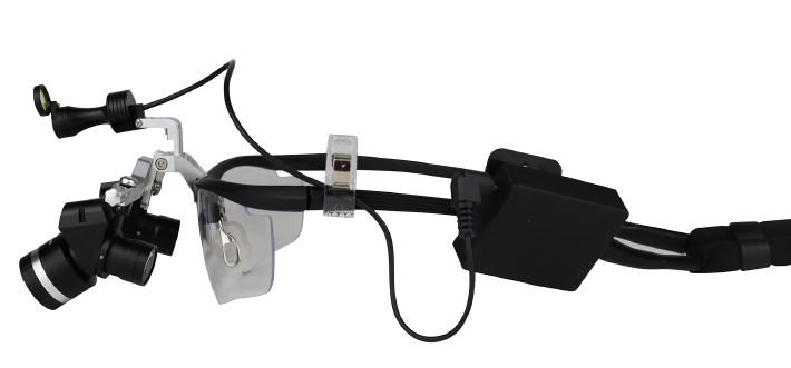 YWJ-MG11U 3.0X-5.0X Verstellbare Ergonomische Dentalchirurgische Lupenbrille Ergo-Lupen mit 5W LED-Kopflampe